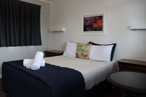 Standard Queen Room | Premium bedding, pillowtop beds, free WiFi, bed sheets