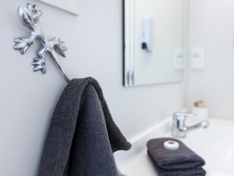 Executive Studio | Bathroom | Eco-friendly toiletries, hair dryer, towels, soap