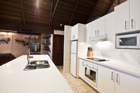 Premium Villa, 3 Bedrooms (One bath Villa 14) | Private kitchen | Fridge, microwave, oven, stovetop