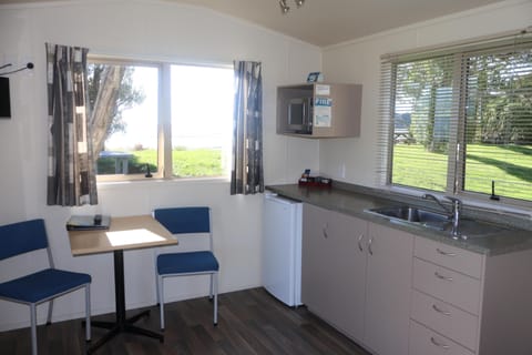 Standard Studio, Kitchenette, Ocean View | Desk, iron/ironing board, free WiFi