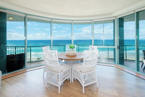 2 Bedrooms Ocean View | In-room dining