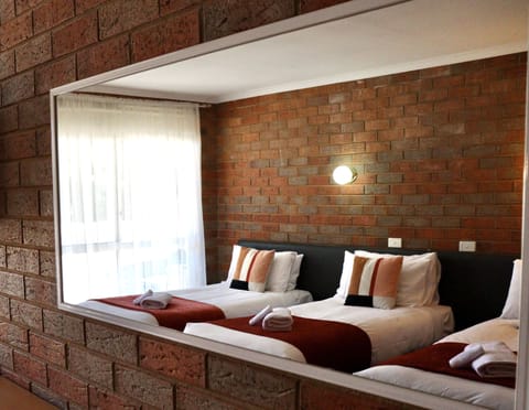 Standard Triple Room | Free WiFi, bed sheets