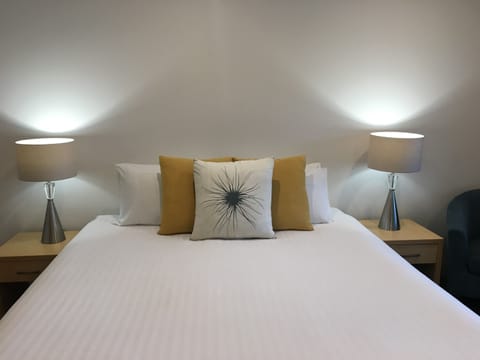 Deluxe Room, Mountain View, Slope side | Iron/ironing board, free WiFi, bed sheets