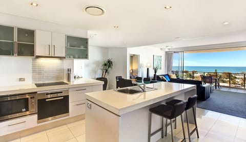 Deluxe Apartment, Multiple Bedrooms, Ensuite, Ocean View | Private kitchen | Full-size fridge, microwave, oven, stovetop