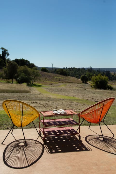 Yellow Retreat Cottage | Terrace/patio