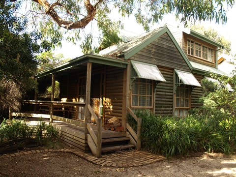 Loft Spa Cottage | Balcony