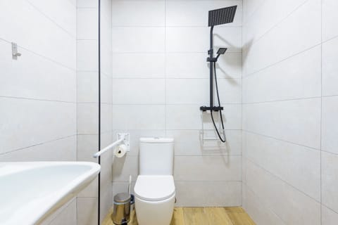 Standard Apartment | Bathroom