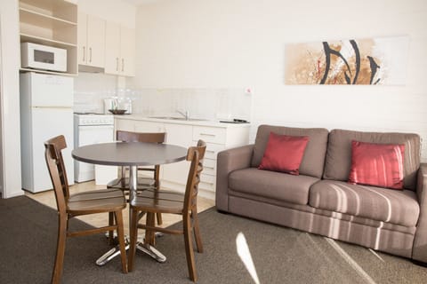 Standard Suite, 1 Bedroom, Non Smoking, Kitchen (Apartment) | Free WiFi, bed sheets