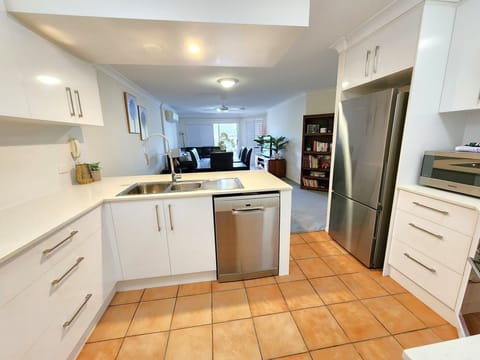 3-BR Deluxe Turtle Apartment | Private kitchen | Full-size fridge, microwave, oven, stovetop