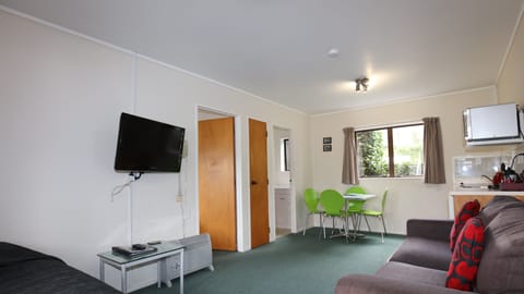 Standard Suite, 1 Bedroom, Non Smoking, Kitchenette (Unit) | Premium bedding, laptop workspace, iron/ironing board, cribs/infant beds