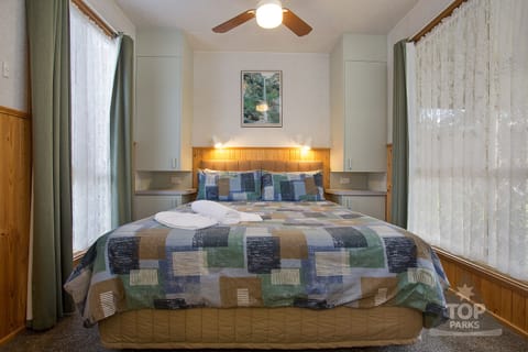 Superior Cabin, 2 Bedrooms | 1 bedroom, individually furnished, iron/ironing board, free WiFi