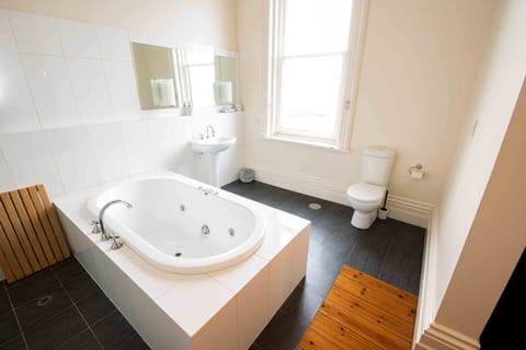 Matthews Suite | Bathroom | Shower, free toiletries, hair dryer, towels