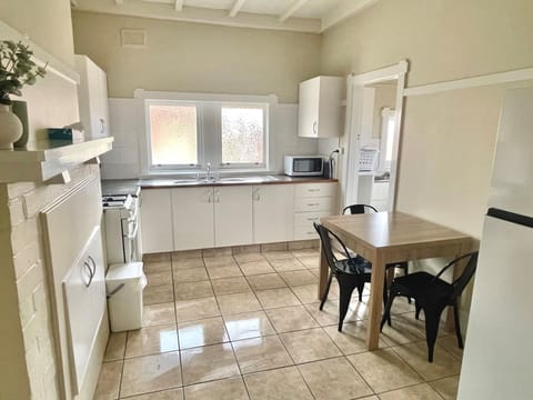 House | Private kitchen | Fridge, microwave, electric kettle