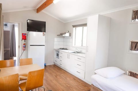 Standard 1 Bedroom - Sleeps 3 | In-room dining