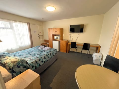 Motel Room (Double or Twin) | Private kitchen | Fridge, microwave, electric kettle, toaster