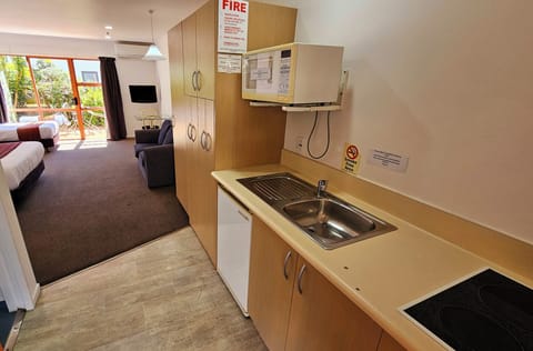 Double Room - Access | Private kitchen | Full-size fridge, electric kettle