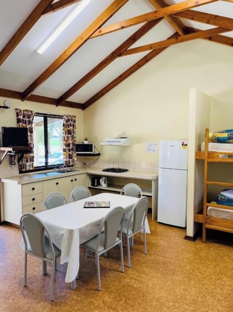 Standard Studio Cabin | Private kitchen | Full-size fridge, microwave, stovetop, coffee/tea maker