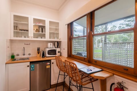 Honeymoon Bay | Private kitchen | Fridge, microwave, espresso maker, coffee/tea maker