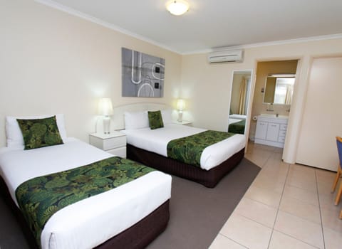 Twin Room, Multiple Beds | Iron/ironing board, free WiFi, bed sheets