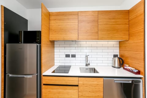 Premium Apartment, 1 Bedroom, Non Smoking, Kitchenette | Private kitchen | Fridge, microwave, stovetop, cookware/dishes/utensils