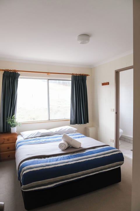 Apartment, 2 Bedrooms | Free WiFi, bed sheets