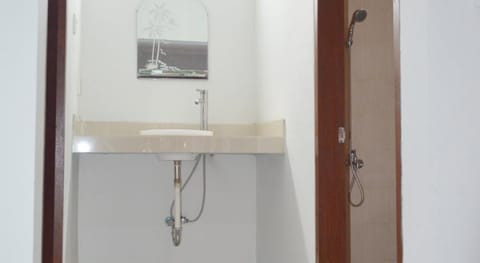 Superior Room (with AC) | Bathroom sink