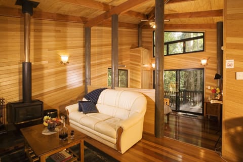 Pitta Cabin | Living room