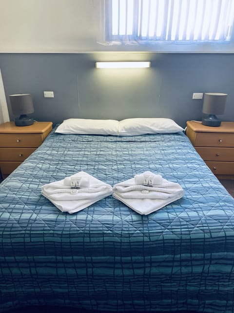 Family Room, Non Smoking | Desk, iron/ironing board, cribs/infant beds, free WiFi