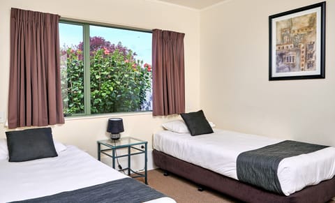 2 Bedroom Suite with Spa Bath | Iron/ironing board, free WiFi, bed sheets