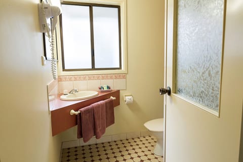 Standard Self-Cater Unit	(Microwave etc., No Stove) | Bathroom | Shower, free toiletries, hair dryer, towels