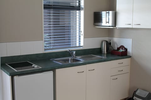 Suite, 1 Bedroom, Non Smoking, Ensuite | Private kitchenette | Fridge, microwave, coffee/tea maker, electric kettle