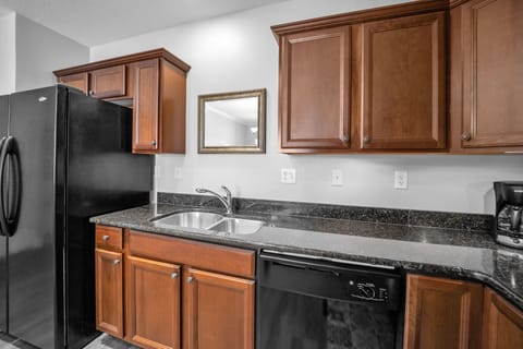 Condo, 2 Bedrooms | Private kitchen | Fridge, oven, coffee/tea maker, toaster