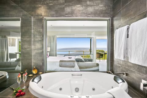 Private spa tub