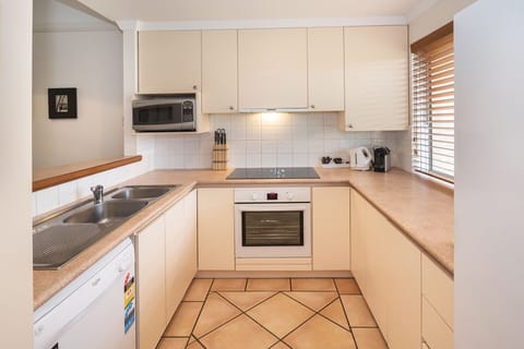 Deluxe Villa, 1 Bedroom | Private kitchen | Full-size fridge, microwave, stovetop, coffee/tea maker