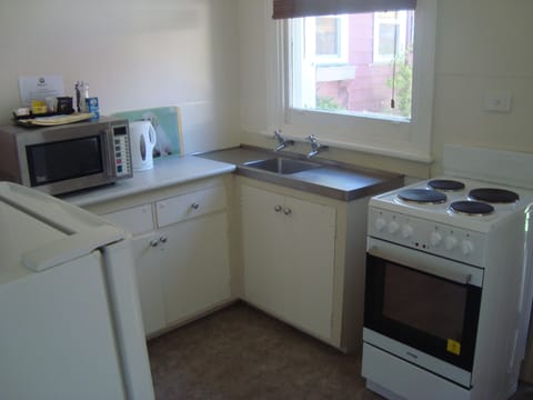 Standard Suite, 2 Bedrooms, Non Smoking, Kitchen (Unit 2) | Private kitchen | Fridge, microwave, electric kettle