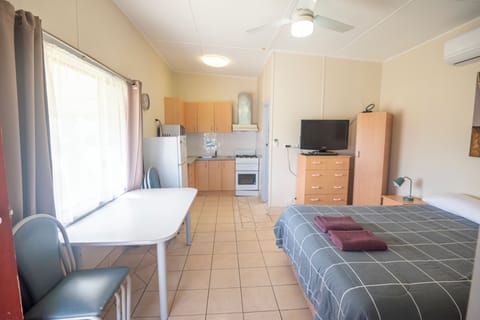 Cabin, 2 Bedrooms | In-room safe, iron/ironing board, free WiFi, bed sheets