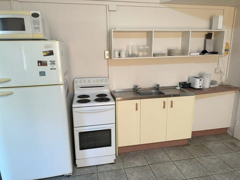 Basic Apartment | Iron/ironing board, free WiFi