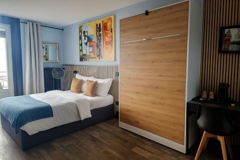 Standard Double or Twin Room, Balcony, Lake View | In-room safe, desk, iron/ironing board, free WiFi