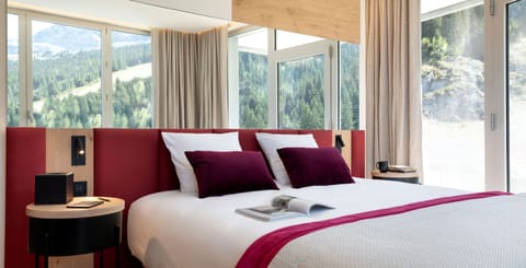 In-room safe, soundproofing, iron/ironing board, free WiFi