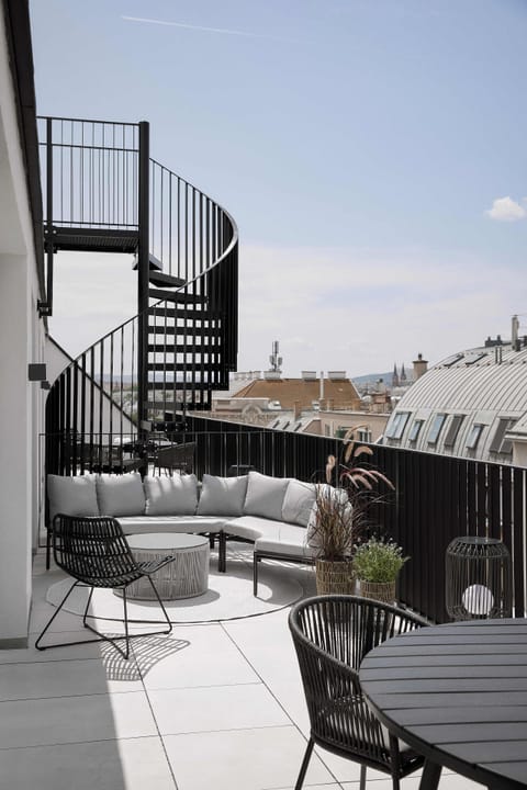 Royal Penthouse | Terrace/patio