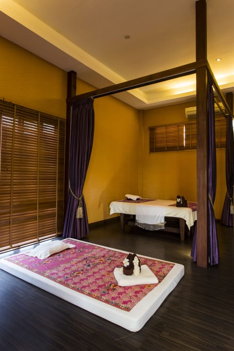 Couples treatment rooms, Swedish massages, Thai massages, beach massages