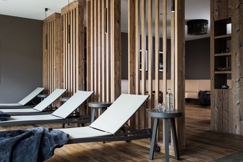 Sauna, steam room, Turkish bath, body treatments, body wraps, facials