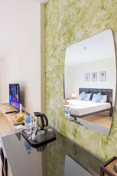 Superior Room, 1 King Bed | In-room safe, individually decorated, desk, laptop workspace