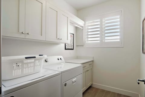 Townhome, Multiple Beds, Patio, Mountain View (Be Our Guest in Utah) | Private kitchen | Fridge, microwave, oven, stovetop