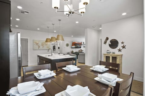 Condo, Multiple Beds, Patio, Mountain View (By the Sea) | Dining