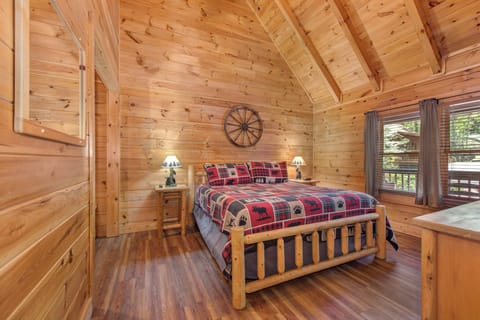 Cabin, Multiple Beds, Hot Tub, Garden View | 2 bedrooms, individually decorated, individually furnished, free WiFi