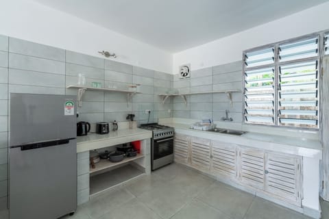 Comfort Apartment | Private kitchen | Fridge, oven, toaster, blender