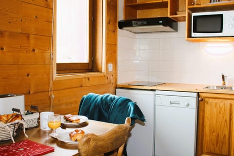 Studio (Studio 2 Pers) | Private kitchen | Fridge, microwave, stovetop, dishwasher