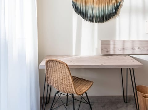 Minibar, desk, free WiFi