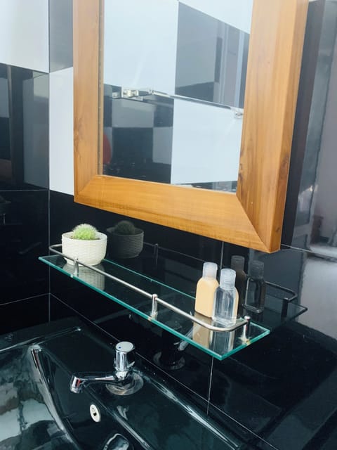 Deluxe Double Room | Bathroom